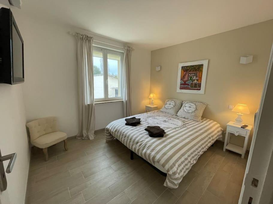 Charmante Maison 2 Avec Cour Et Jardin Holiday home